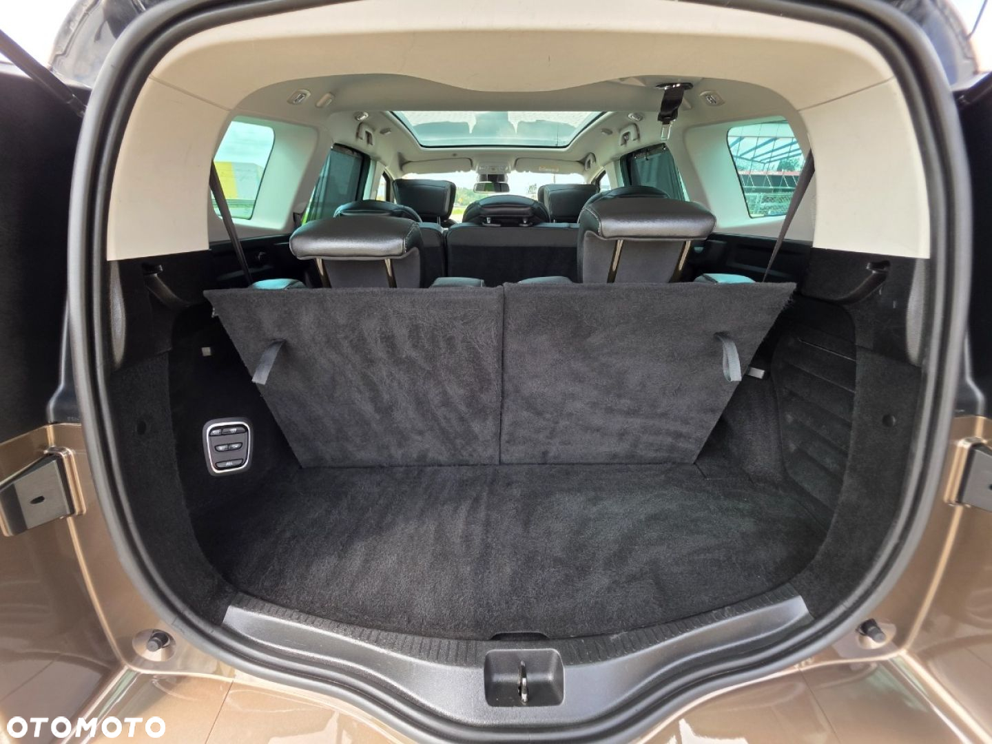 Renault Grand Scenic - 28