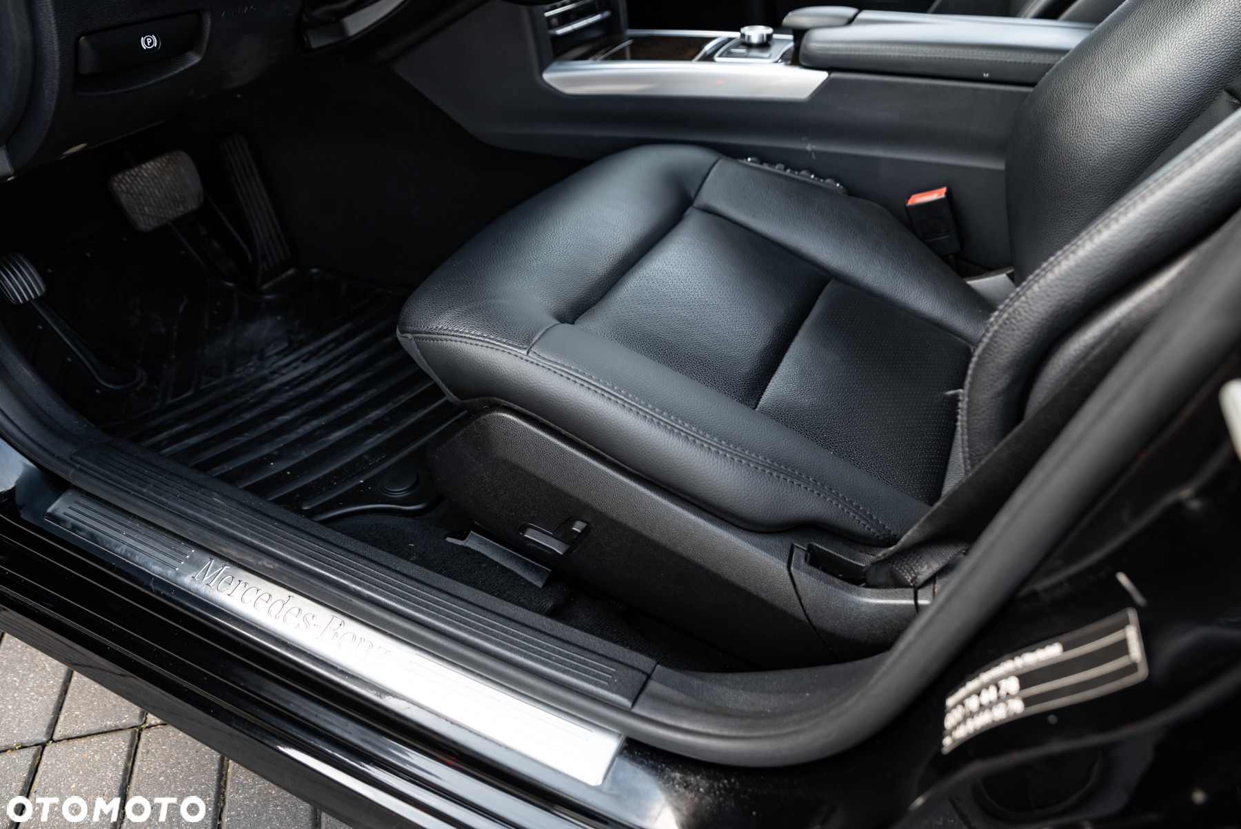 Mercedes-Benz Klasa E 300 T BlueTEC HYBRID 7G-TRONIC Avantgarde - 23
