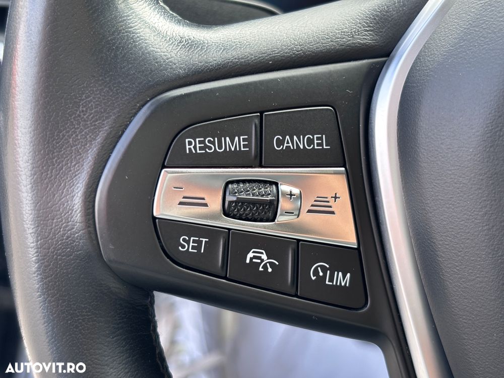 BMW Seria 3 320e Aut. Sport Line - 24