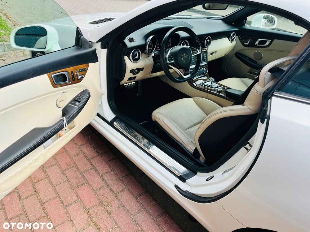 Mercedes-Benz SLC 300 9G-TRONIC Final Edition - 5