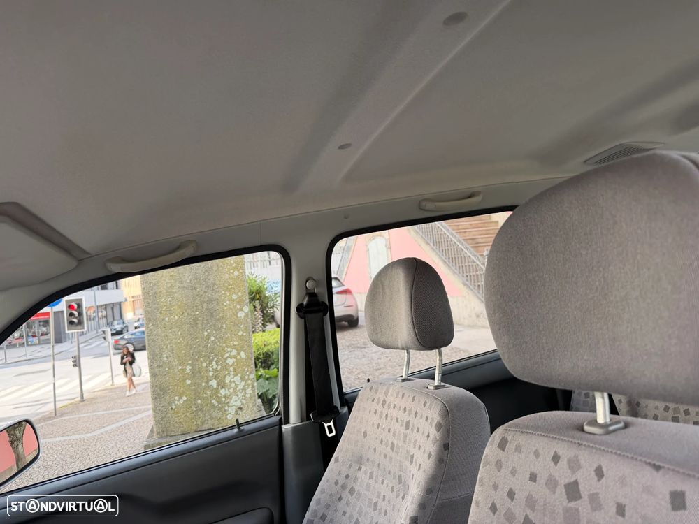 Opel Agila 1.0 12V Comfort - 11