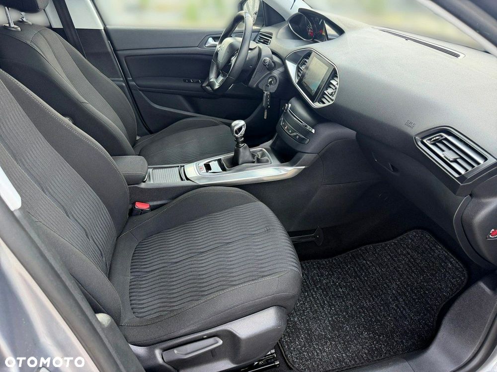 Peugeot 308 - 24