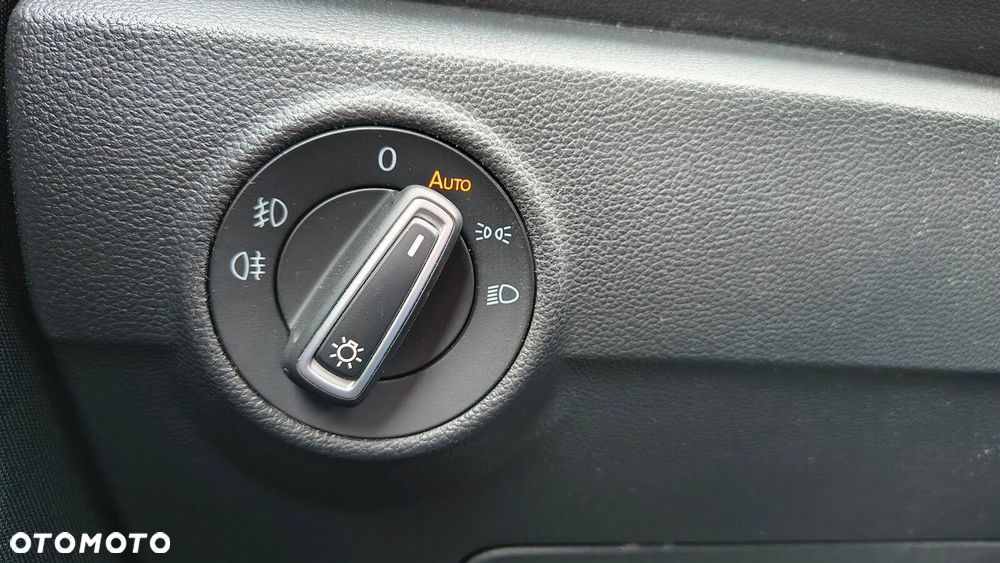 Volkswagen T-Roc - 38