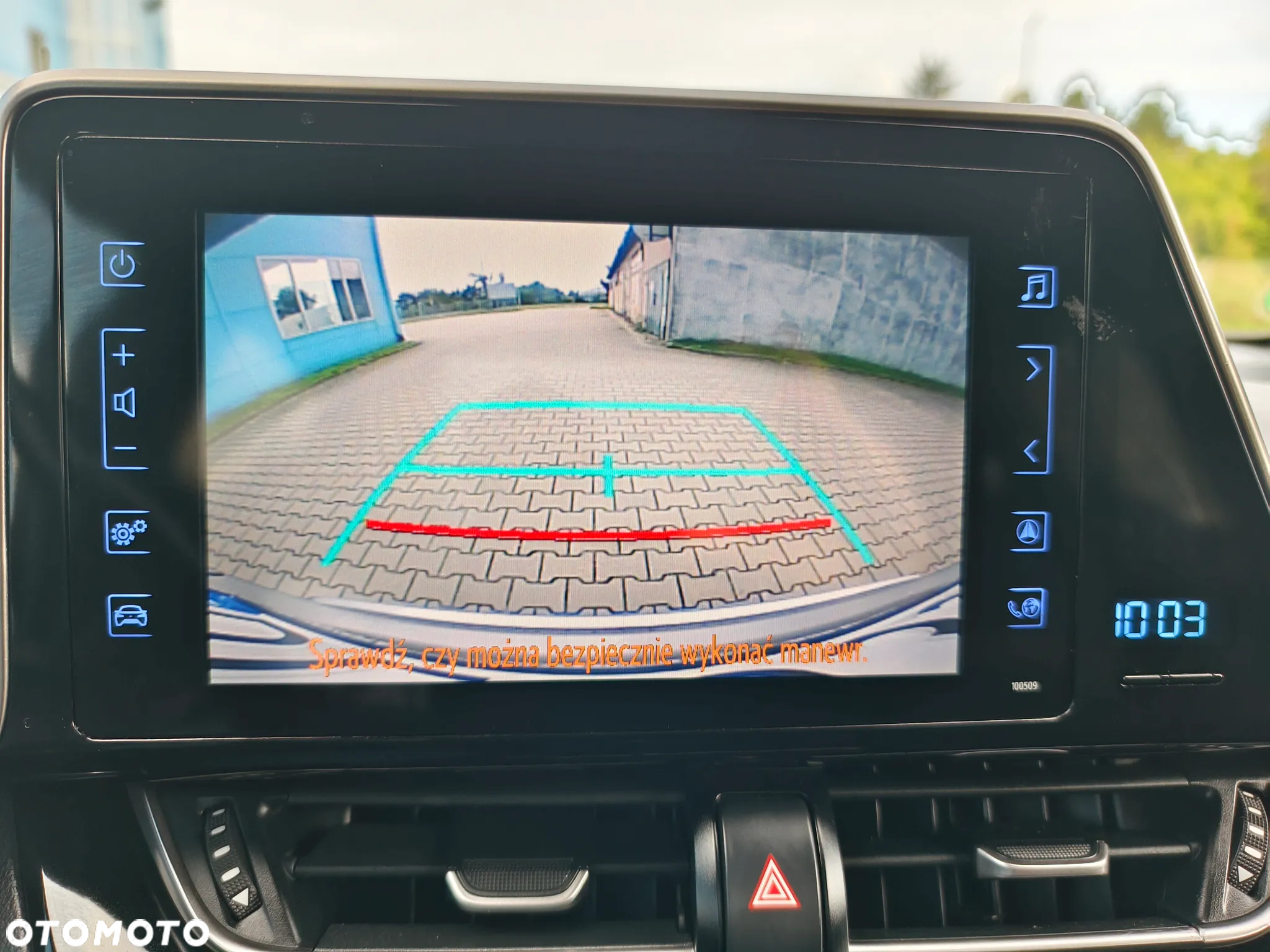 Toyota C-HR Hybrid Lounge - 29