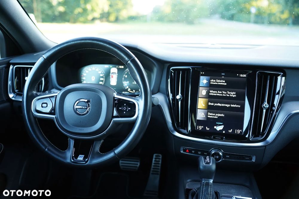 Volvo S60 T5 R-Design - 25