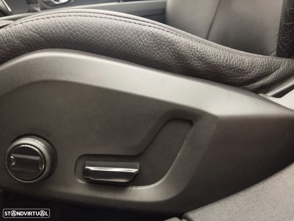 Volvo V60 2.0 D4 Momentum Plus - 22