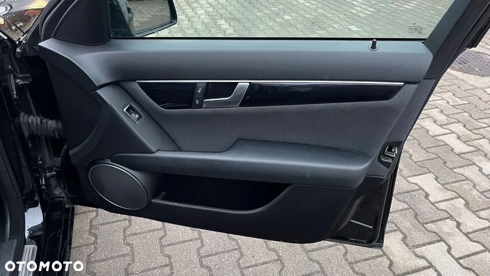 Mercedes-Benz Klasa C 220 T CDI DPF (BlueEFFICIENCY) 7G-TRONIC - 18