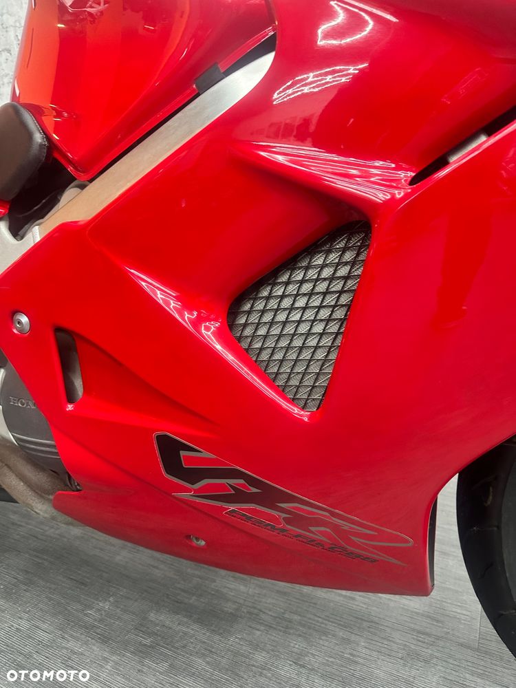 Honda VFR - 8