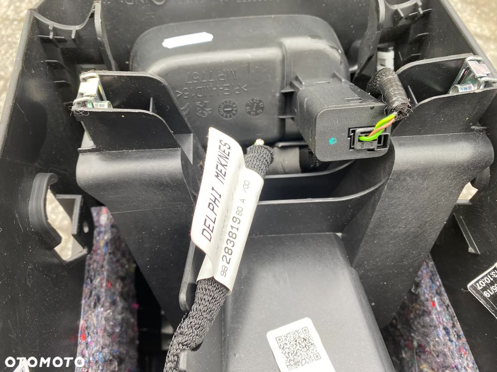 TUNEL ŚRODKOWY PEUGEOT RIFTER - 15