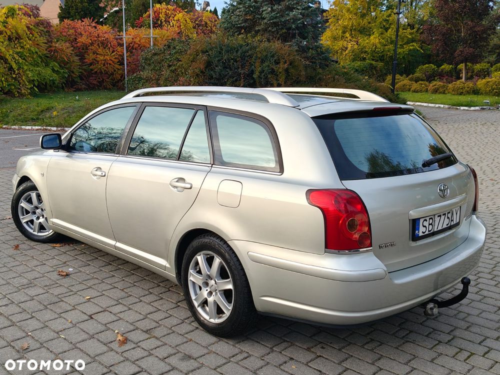 Toyota Avensis 2.0 D-4D Combi - 25