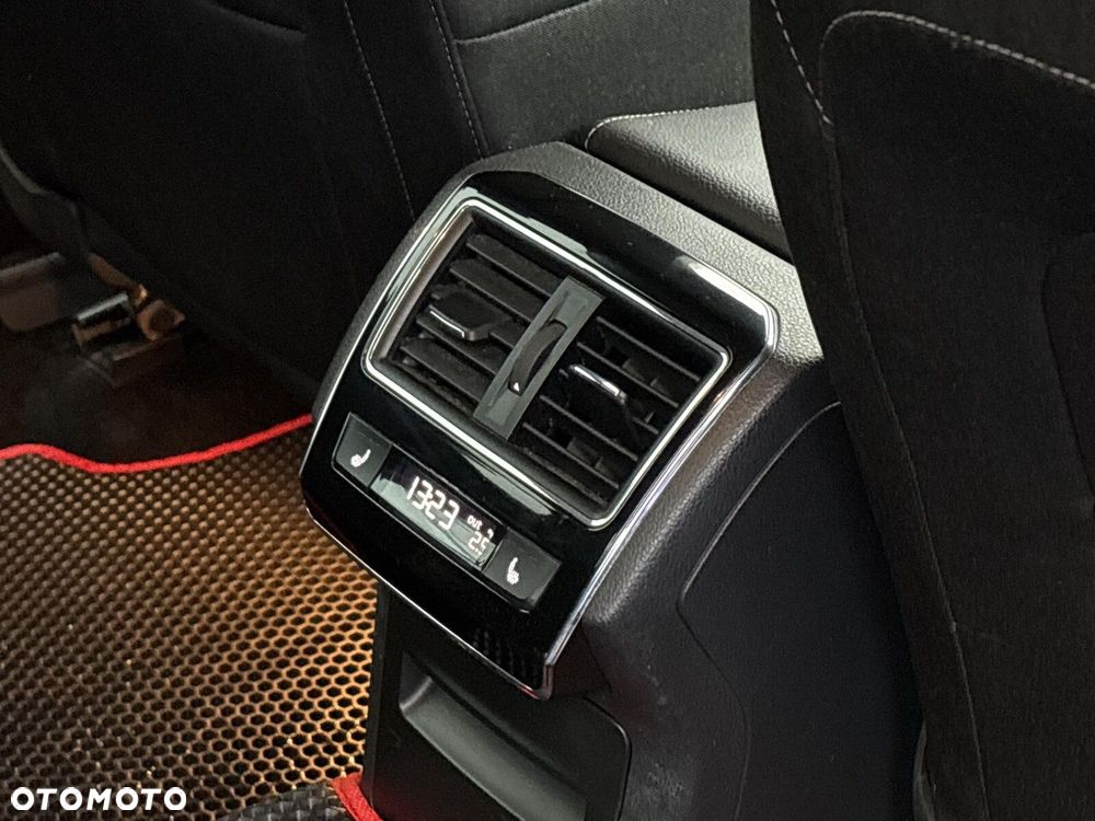 Skoda Superb 2.0 TDI SCR Style DSG - 34