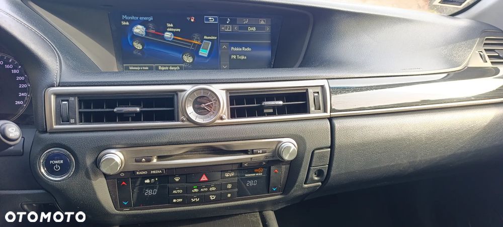 Lexus GS 300h - 12