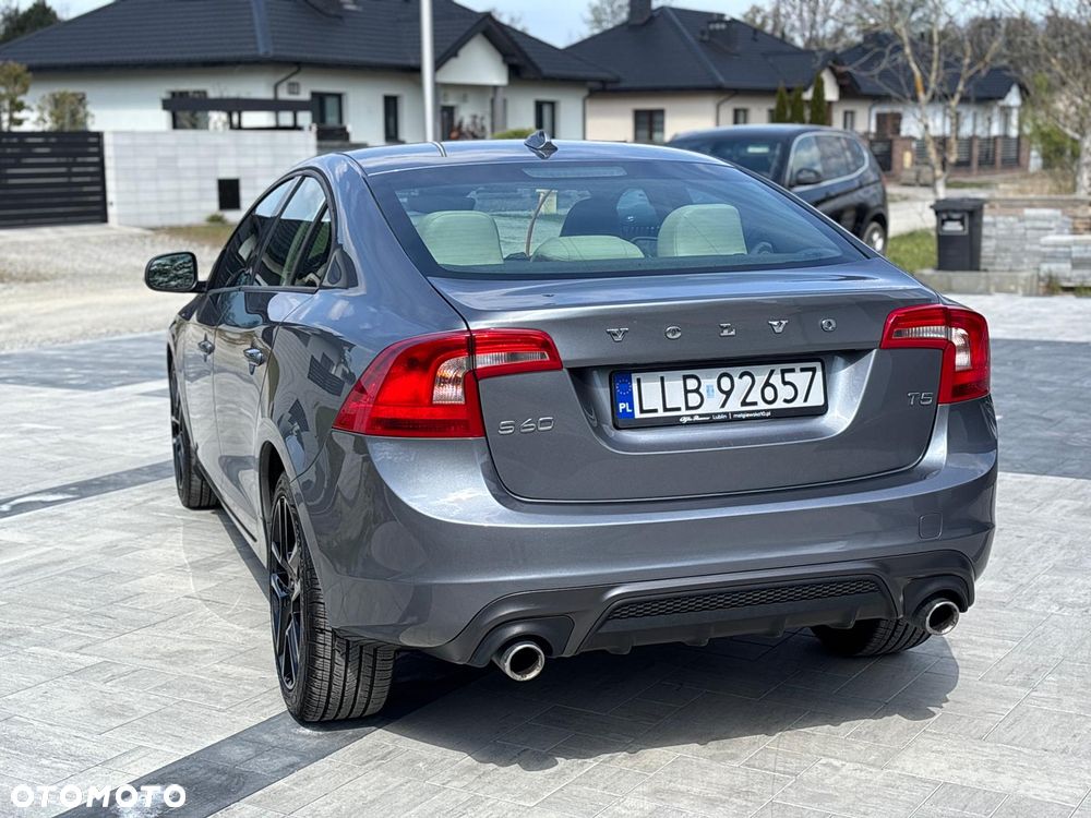 Volvo S60 - 9