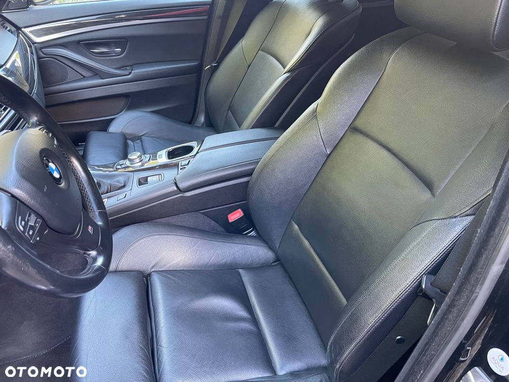 BMW Seria 5 530d Touring - 13