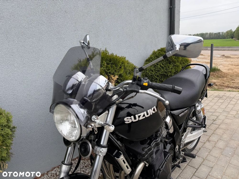 Suzuki GSX - 27