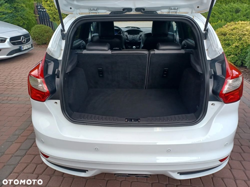 Ford Focus 2.0 EcoBoost ST mit Leder-Sport-Paket - 14