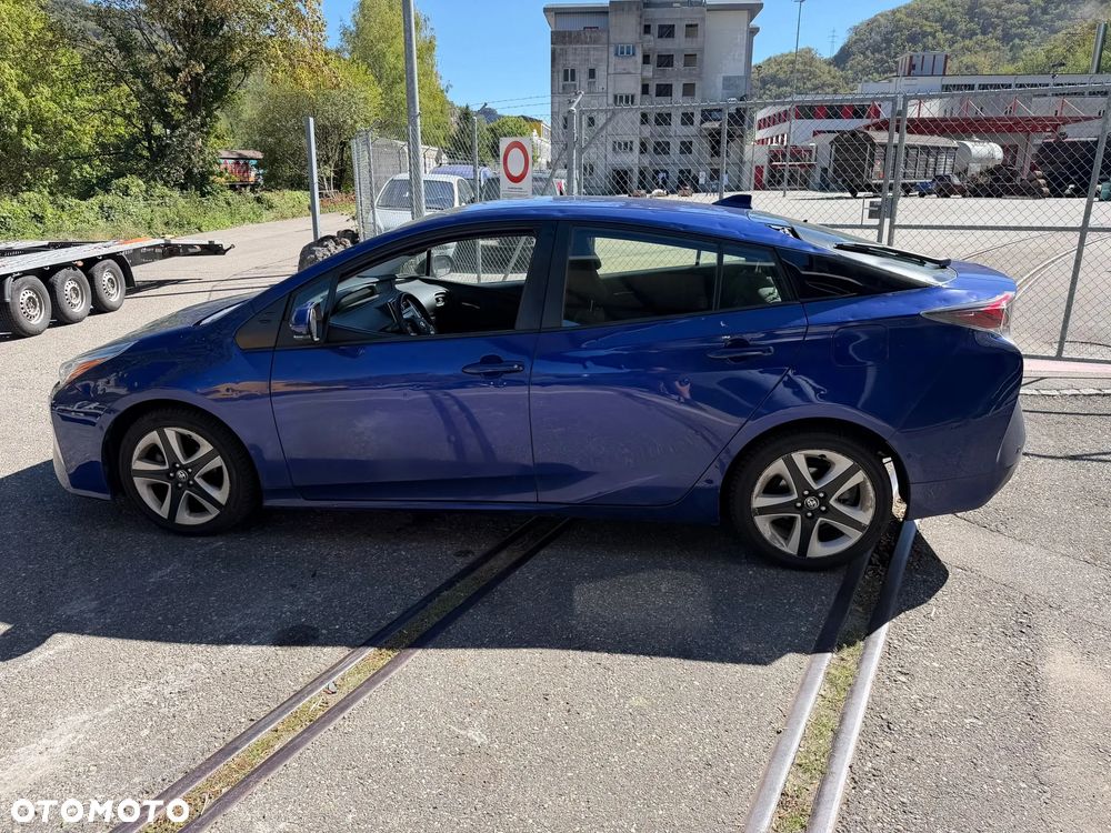 Toyota Prius Hybrid - 2