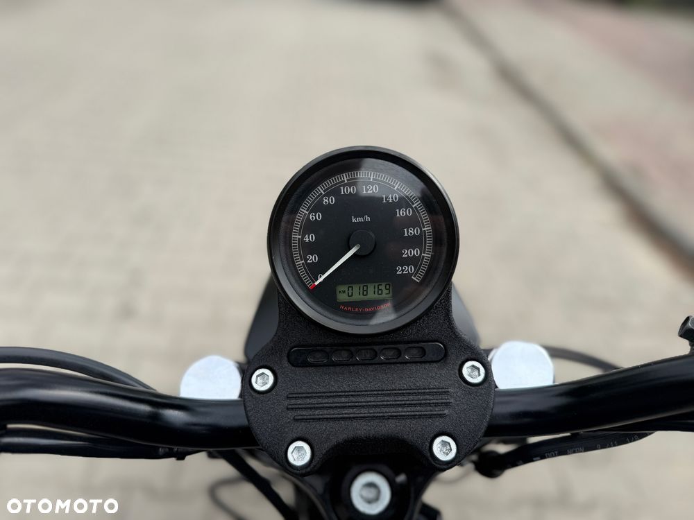Harley-Davidson Sportster Iron 883 - 29