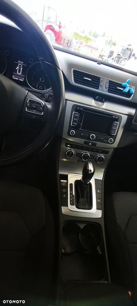 Volkswagen Passat 2.0 TDI Comfortline DSG - 28