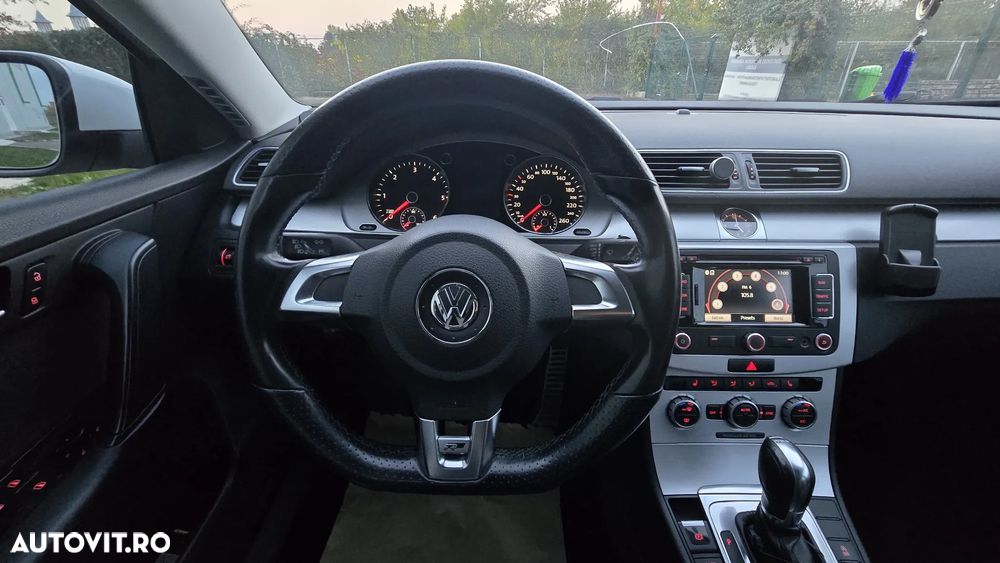 Volkswagen Passat Variant 2.0 TDI Blue TDI DSG Comfortline - 18