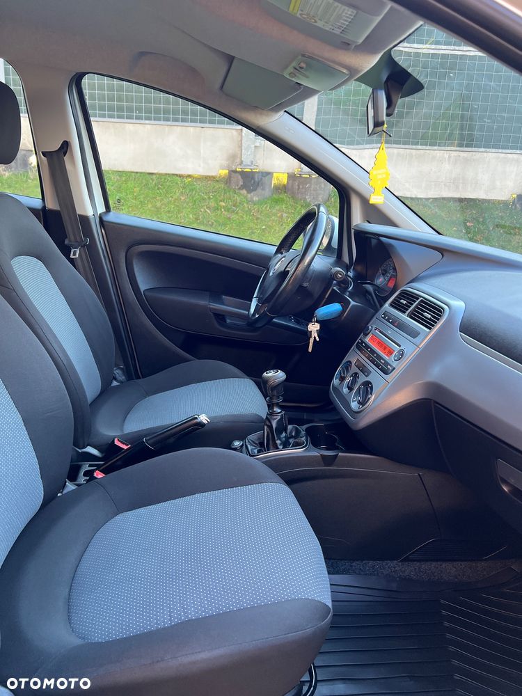 Fiat Punto 1.4 Young - 6