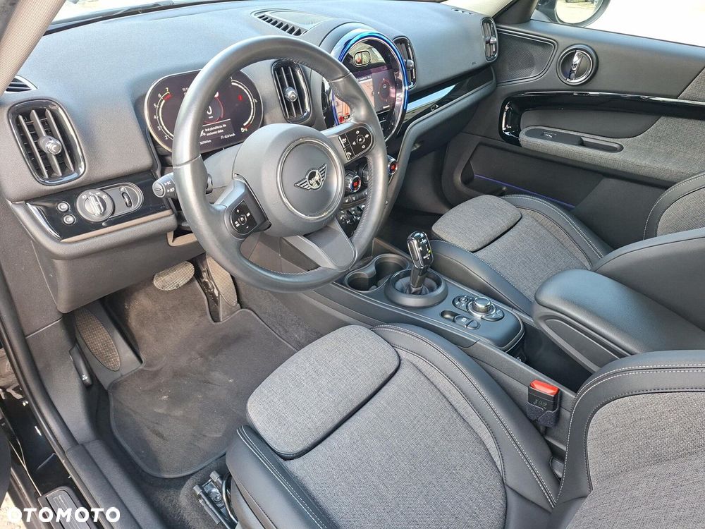 MINI Countryman Cooper Classic Trim - 12