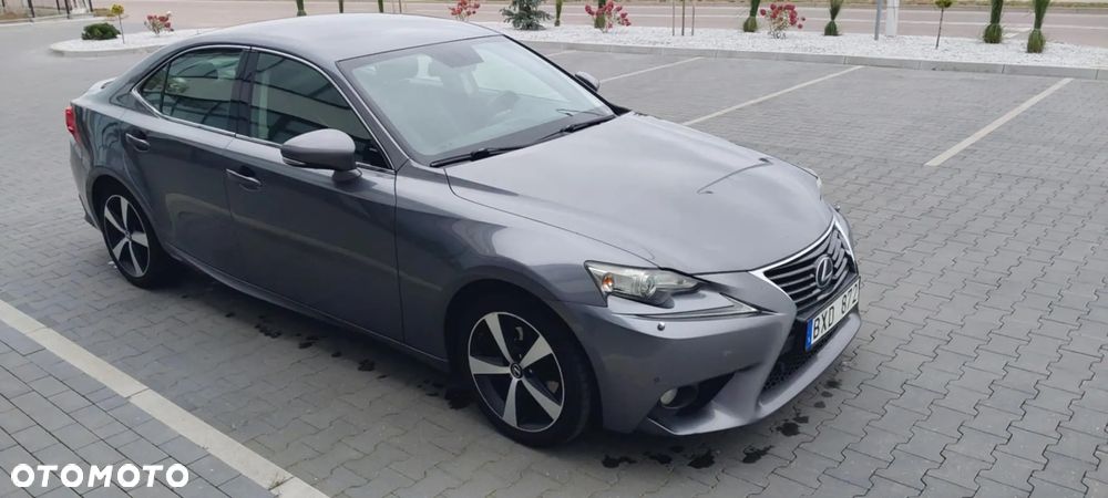 Lexus IS - 2