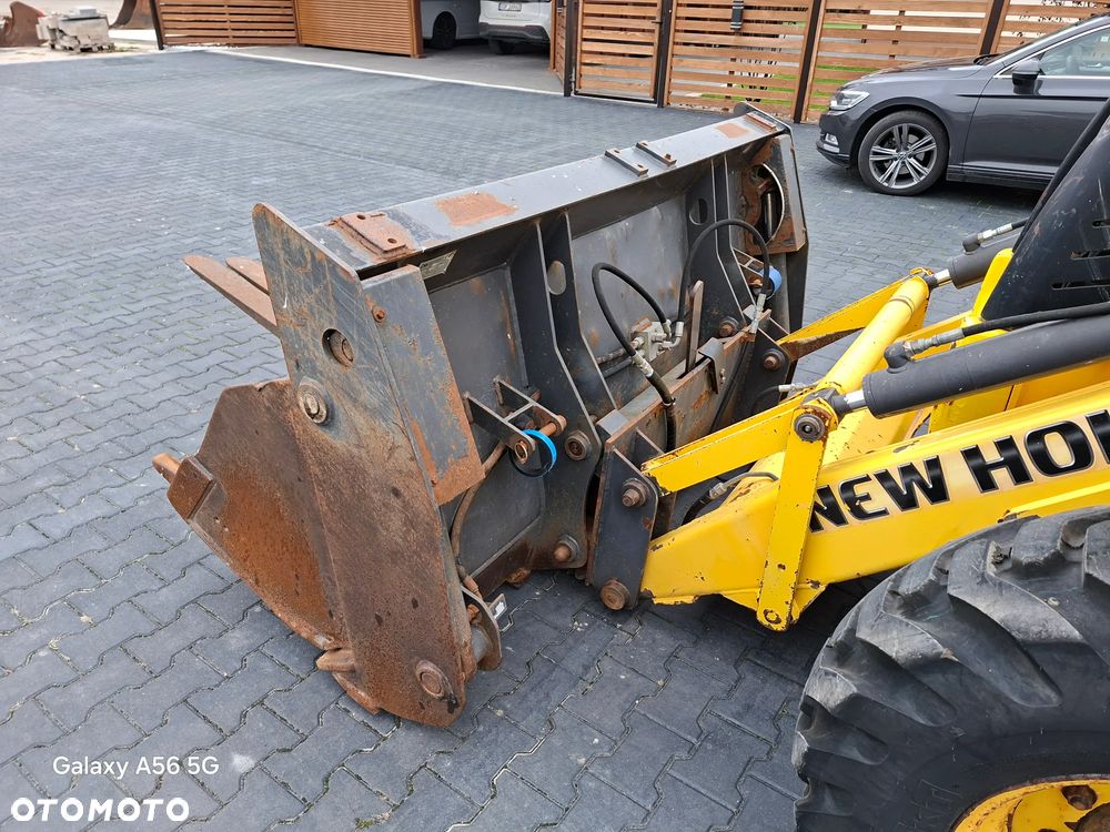 New Holland B110 B / Joystick / Koparko Ładowarka / - 4