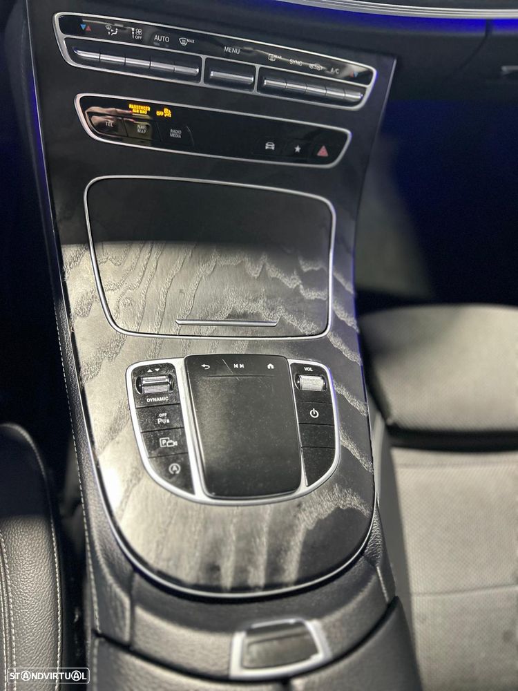 Mercedes-Benz E 200 d AMG Line - 29