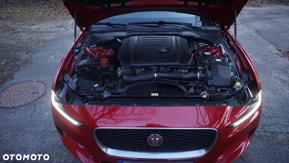 Jaguar XE 2.0 D180 S - 25