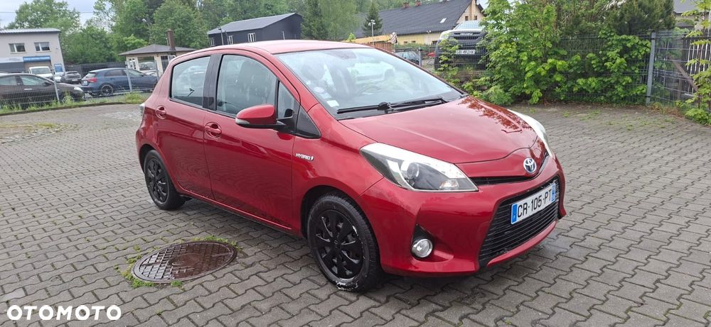 Toyota Yaris Hybrid 100 Dynamic - 2