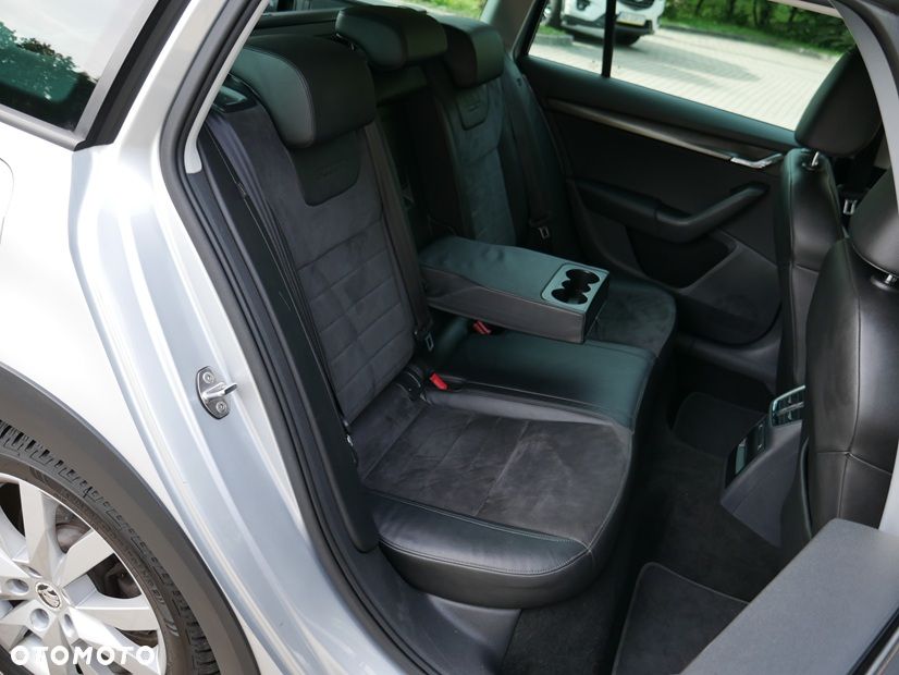 Skoda Octavia 2.0 TDI 4x4 DSG Scout - 34