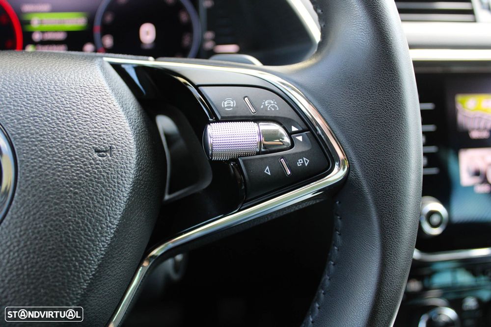 Skoda Superb Break 2.0 TDI Ambition DSG - 32