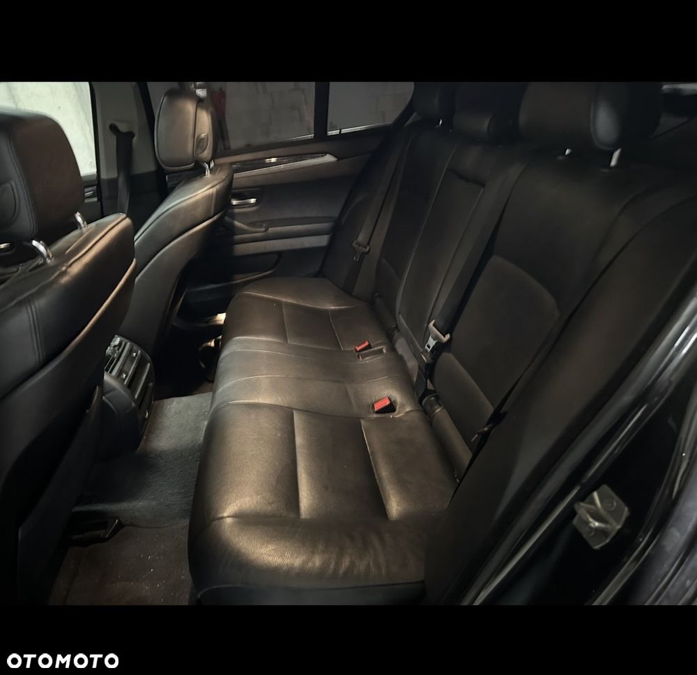BMW Seria 5 535i xDrive - 10