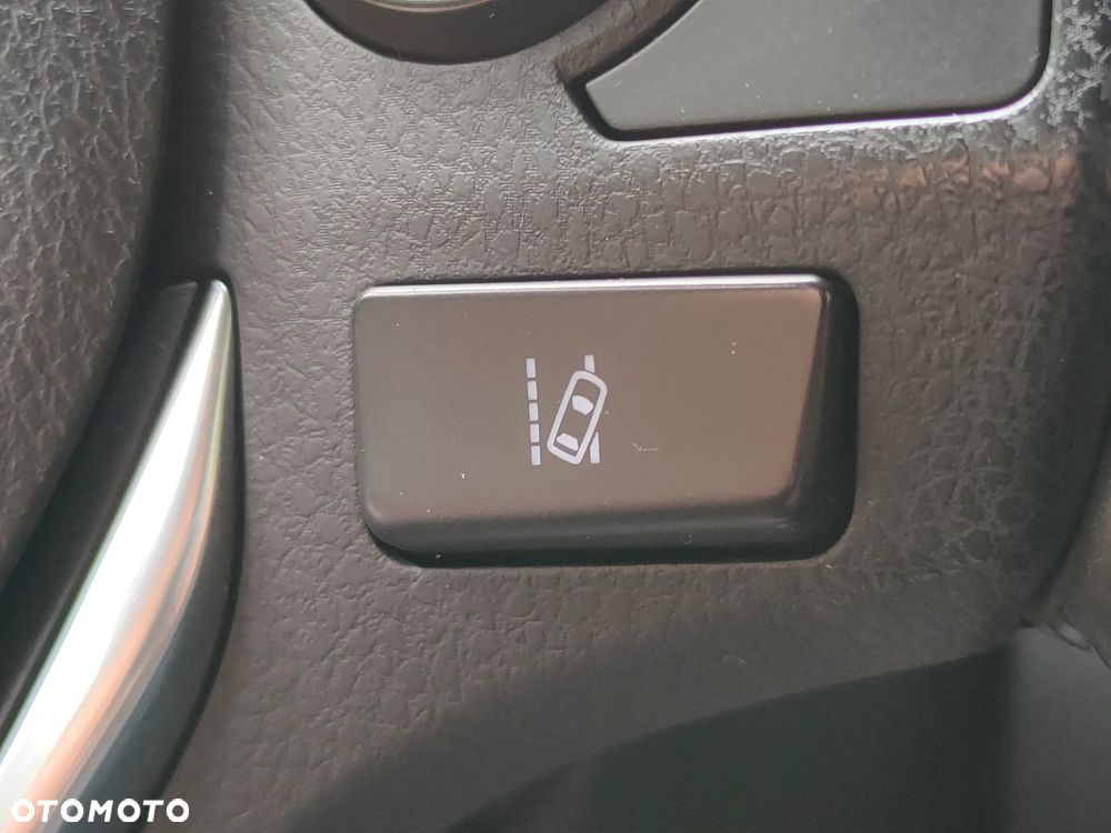 Toyota Auris 1.8 VVT-i Hybrid Automatik Touring Sports Design Edition - 26