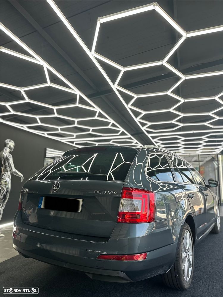 Skoda Octavia Break 1.6 TDi Style DSG - 10