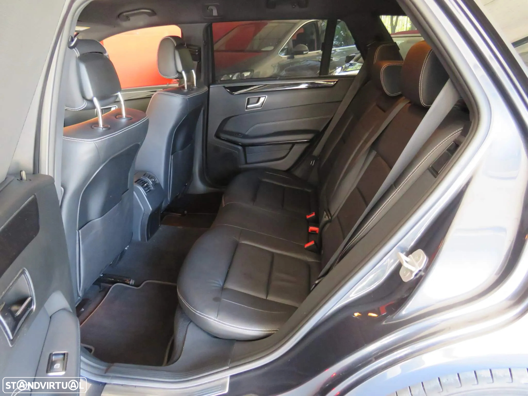 Mercedes-Benz E 250 BlueTEC Avantgarde Auto. - 13