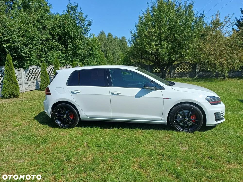 Volkswagen Golf 2.0 TSI GTI - 35
