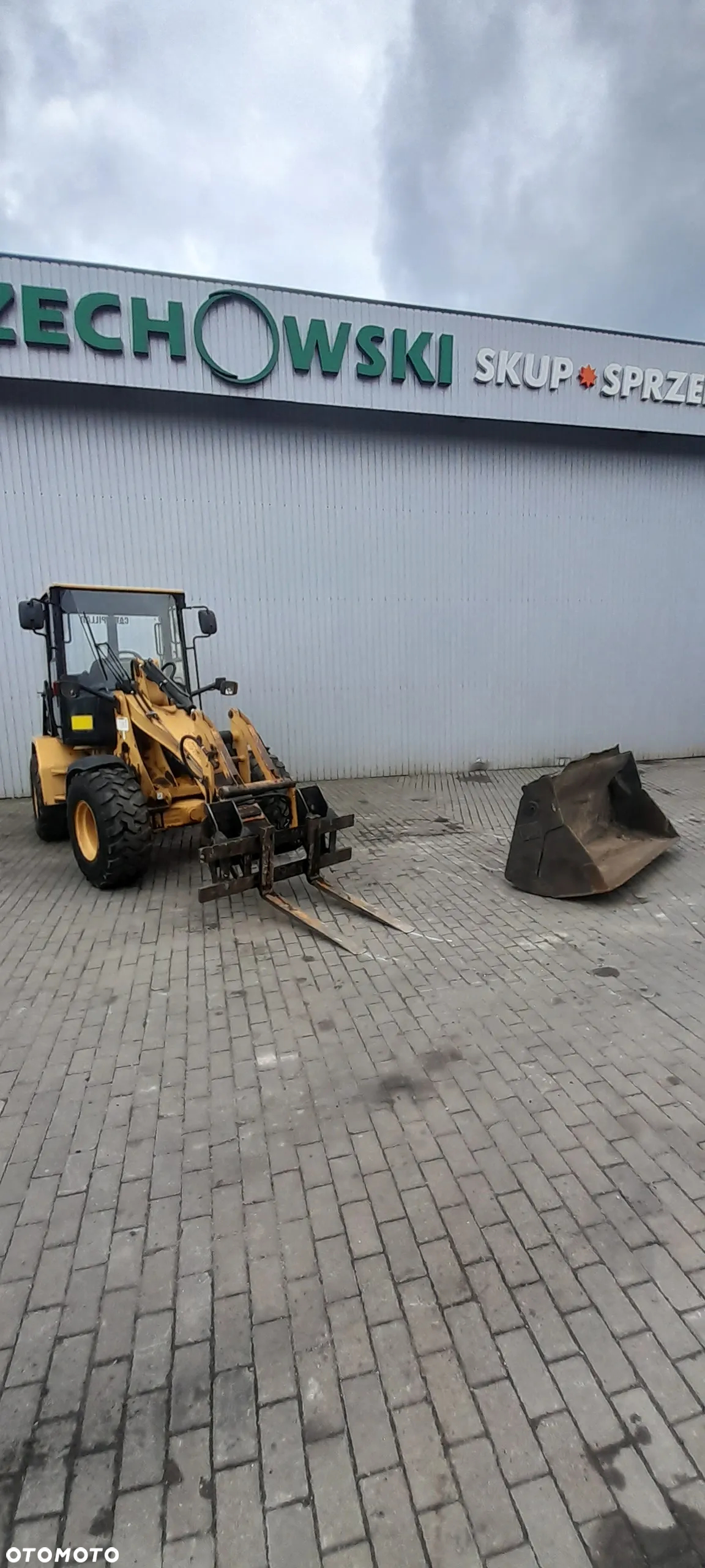 Caterpillar 906 - 2