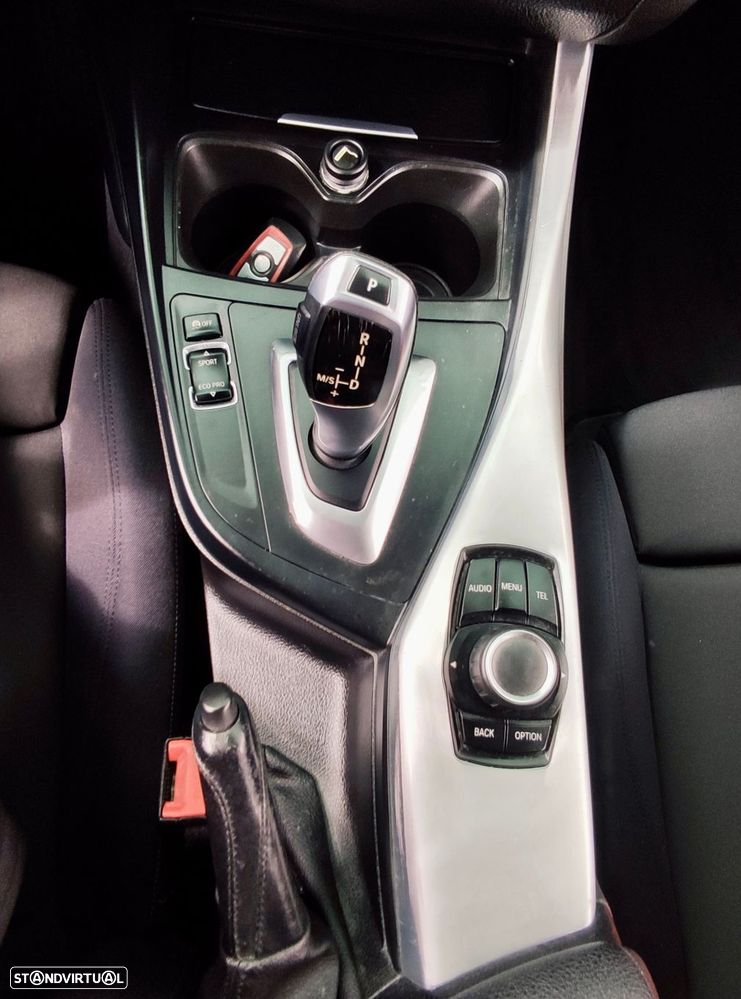 BMW 118 dA Line Sport — fotografia 10