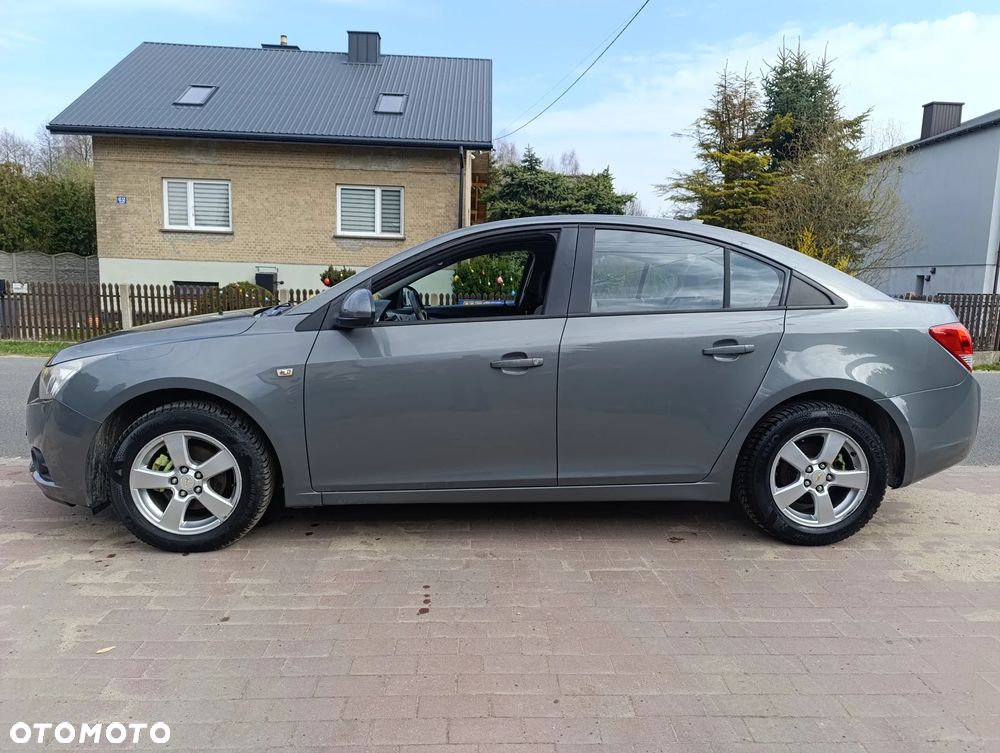 Chevrolet Cruze 1.6 LS - 11
