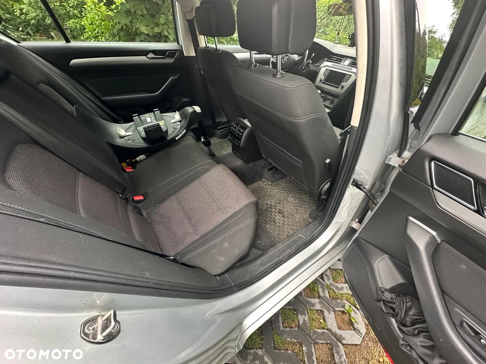 Volkswagen Passat 2.0 TDI SCR Comfortline - 9