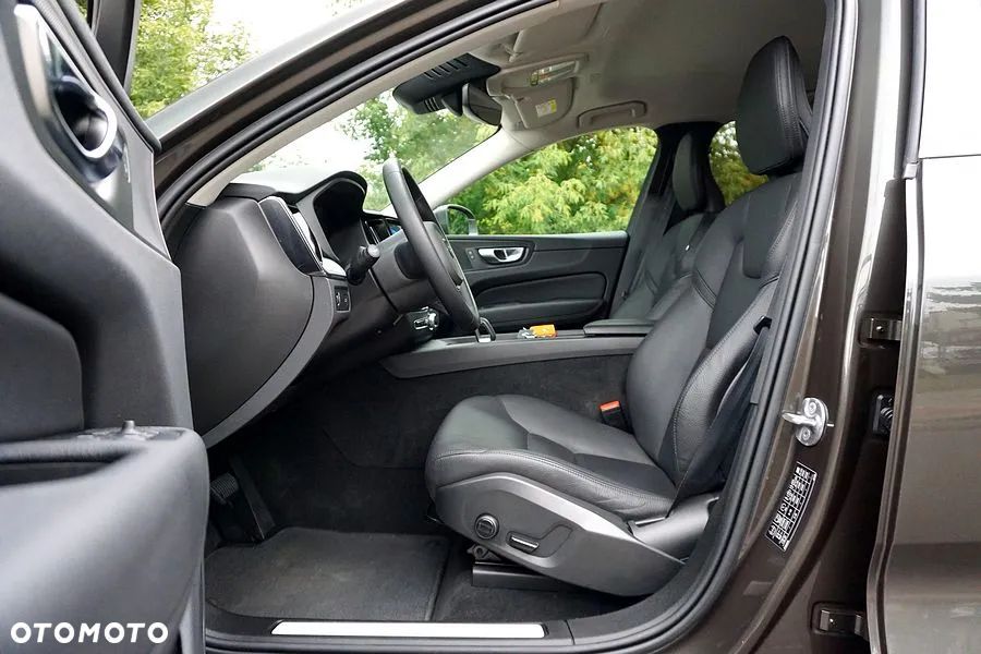 Volvo XC 60 B4 D Geartronic Momentum Pro - 21