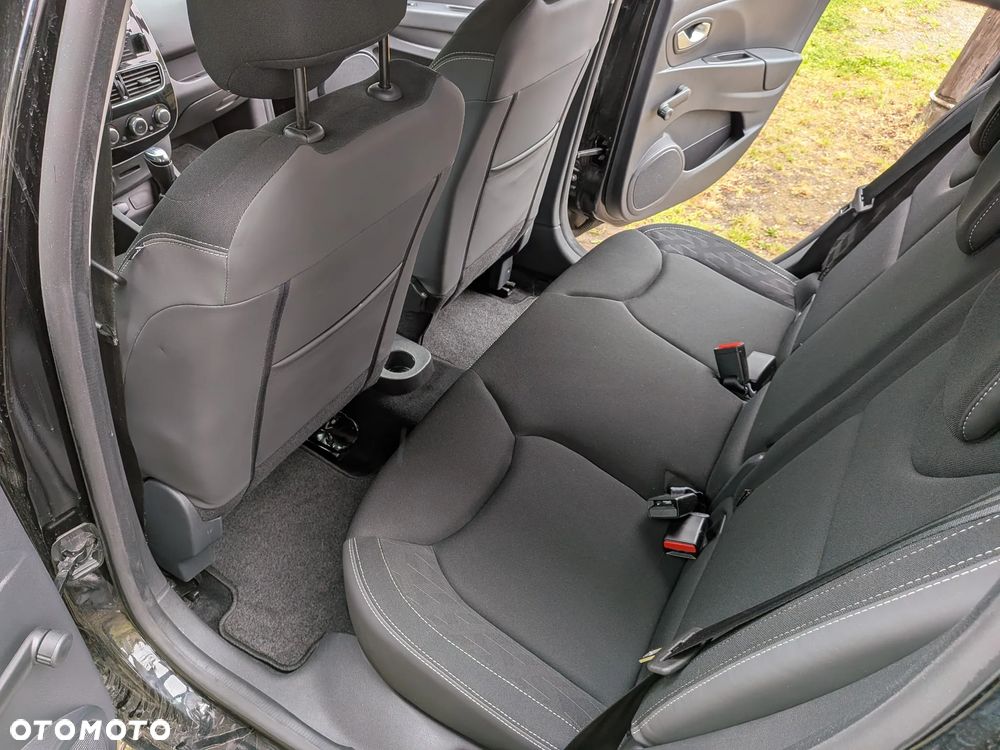 Renault Clio 1.2 16V 75 LIMITED - 27