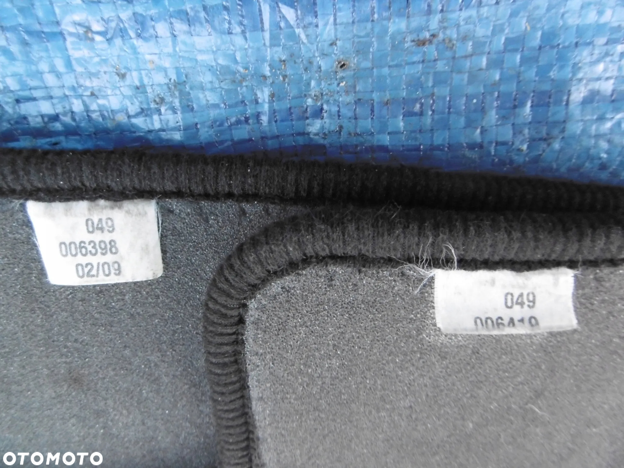 DYWANIKI ORYGINALNE KOMPLET MERCEDES W251 LONG - 8