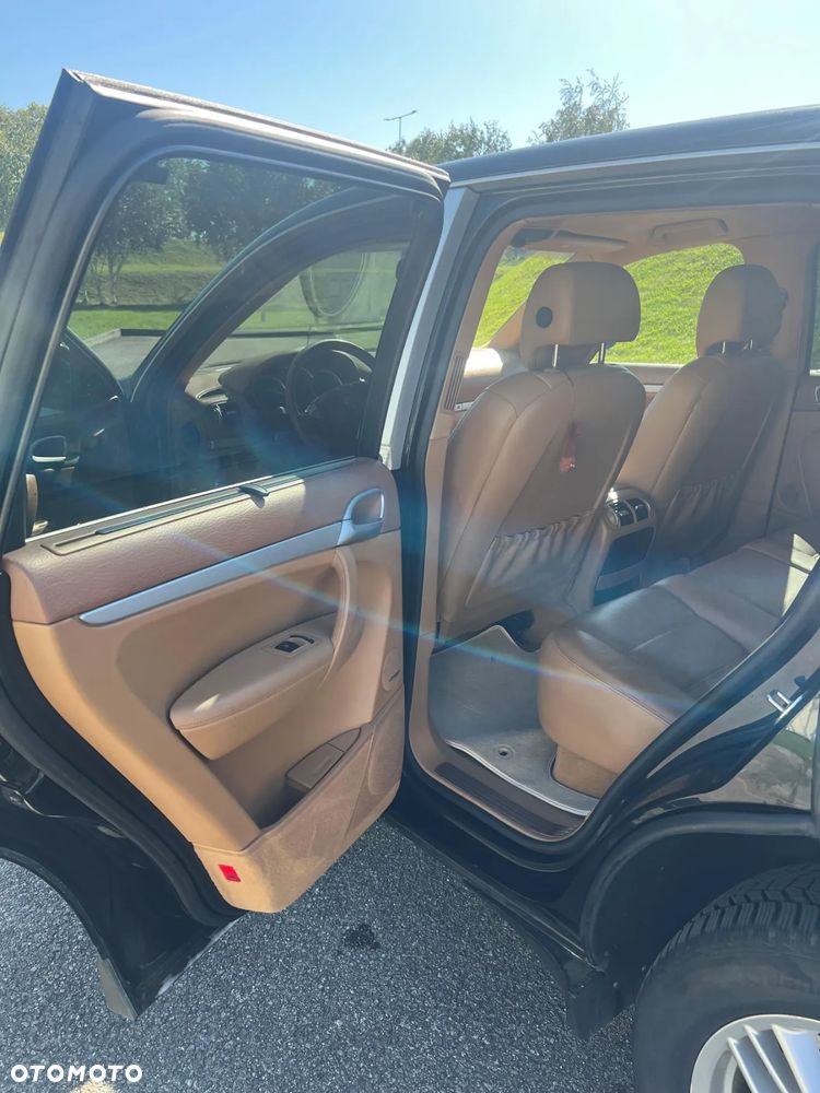 Porsche Cayenne - 11