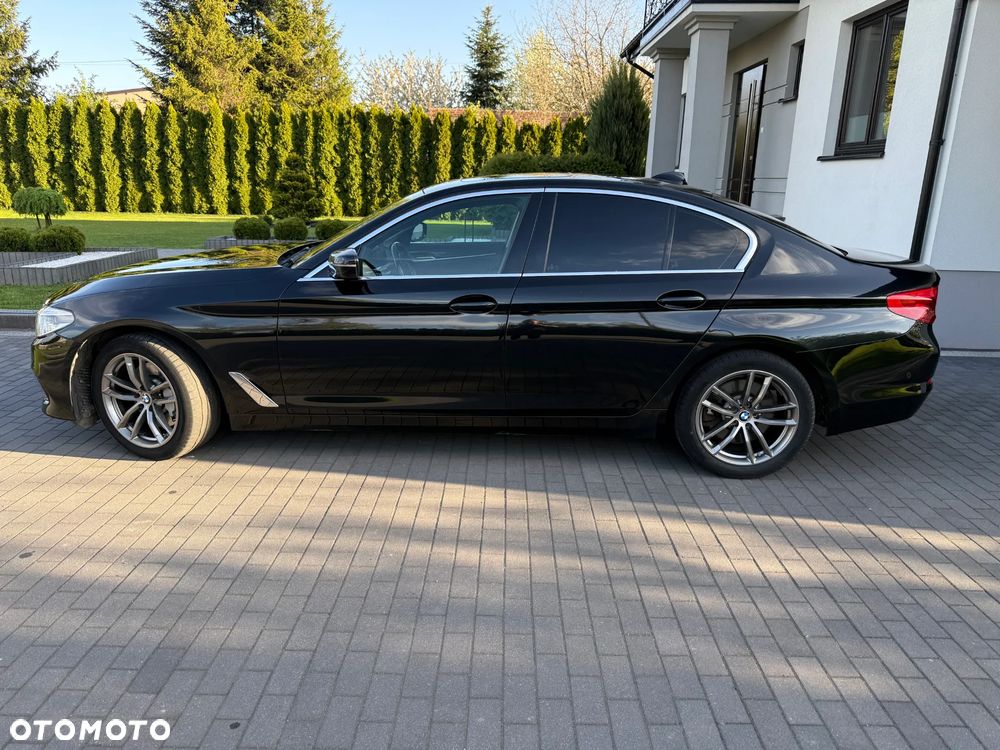 BMW Seria 5 530d xDrive Sport-Aut Luxury Line - 1