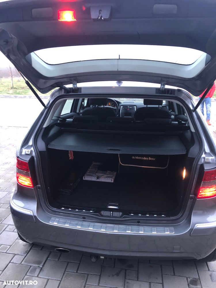 Mercedes-Benz B 180 - 12