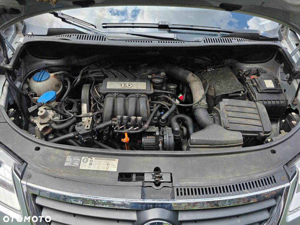 Volkswagen Touran 1.6 Basis - 6
