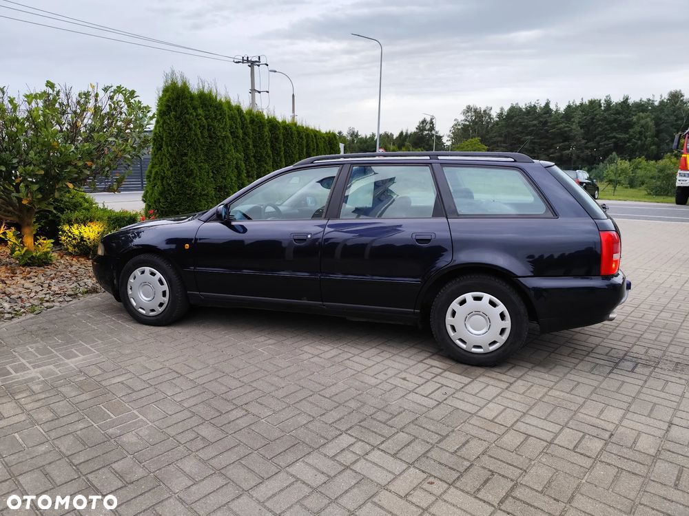 Audi A4 Avant 1.6 - 24